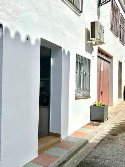Apartamento Nuevo Y Centrico Frigiliana Exterior photo